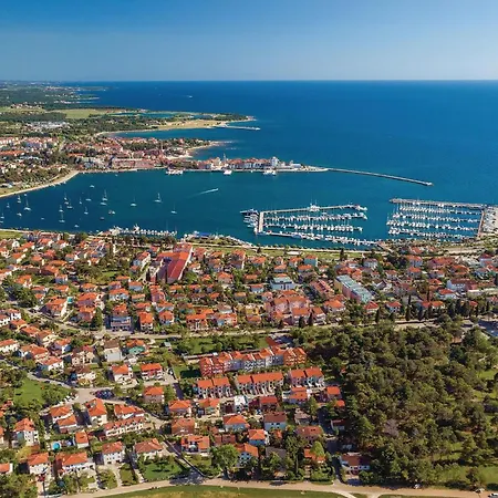 2 Bedroom Stunning In * Kaštel