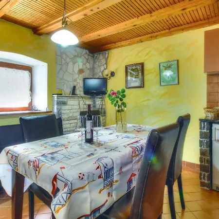 Casa vacanze 2 Bedroom Stunning In Kaštel
