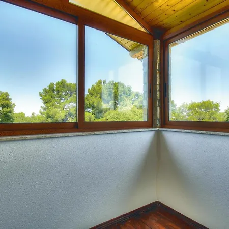 2 Bedroom Stunning In * Kaštel