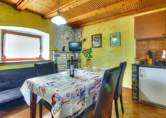 Дом отдыха Cozy In Kastel With Wifi Dragonja
