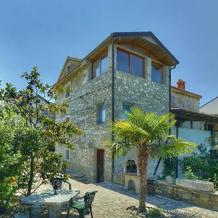 2 Bedroom Stunning In